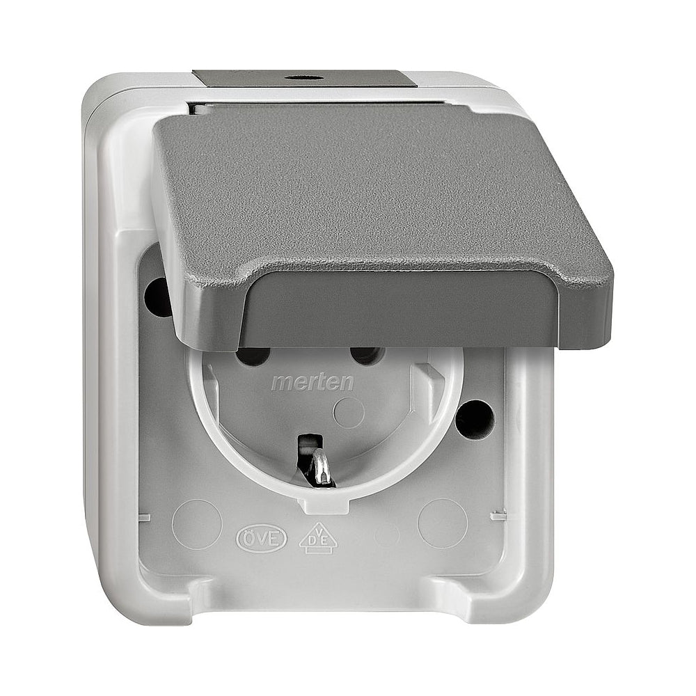 Steckdose mit grauer Schutzklappe 
